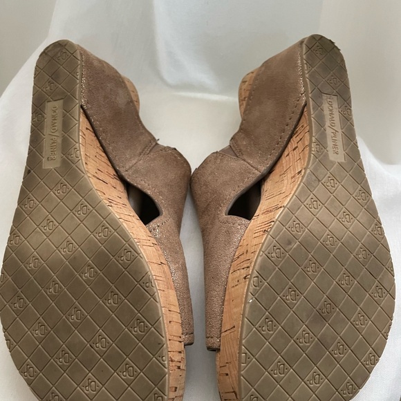 Donald Pliner gold leather and cork Gerie wedge - Picture 6 of 8